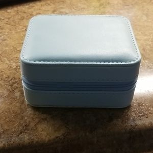 Travel box for jewelry